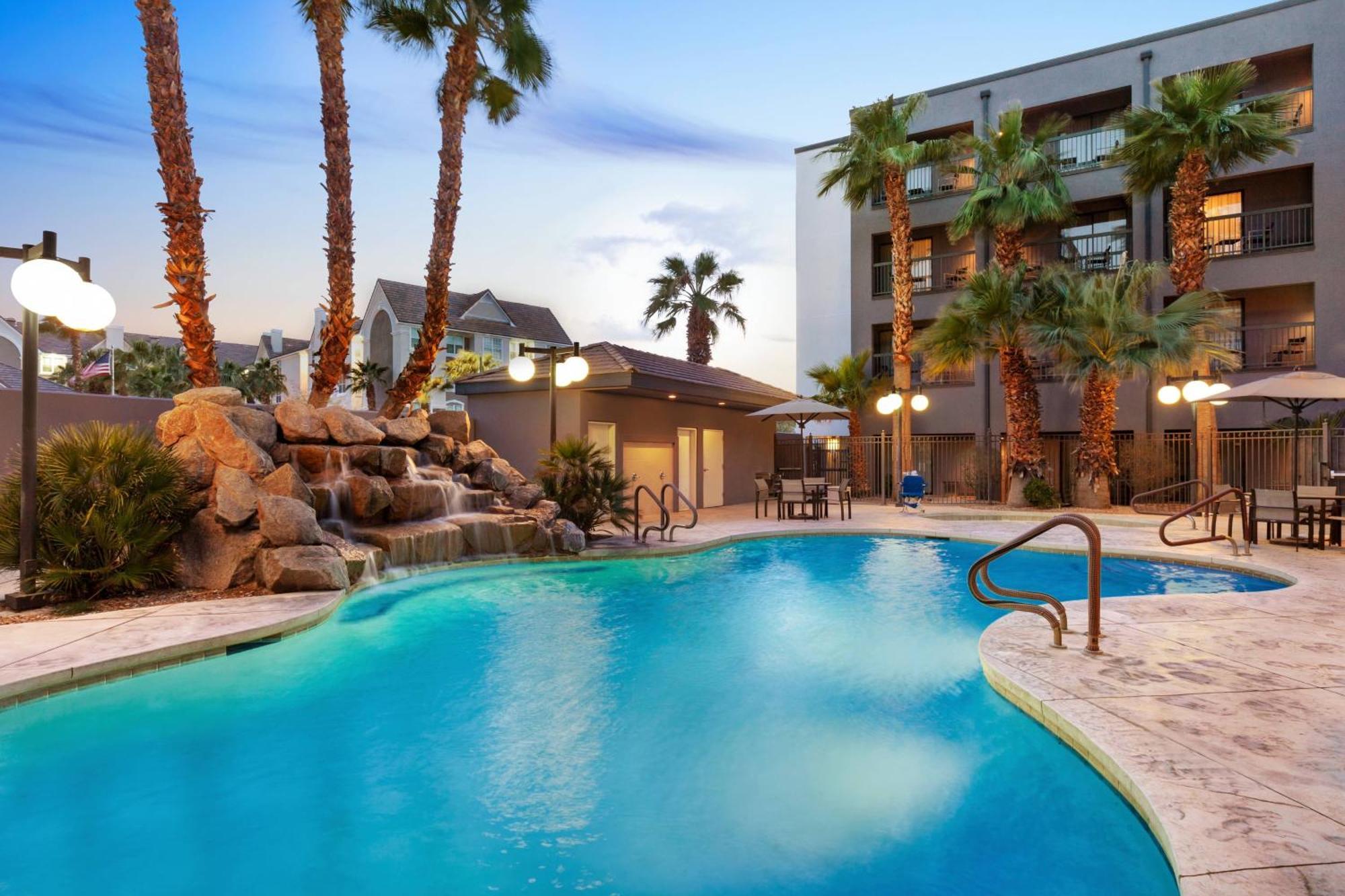 Courtyard By Marriott Las Vegas Stadium Area Екстер'єр фото