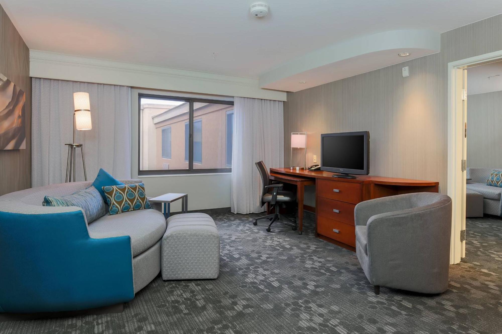 Courtyard By Marriott Las Vegas Stadium Area Екстер'єр фото