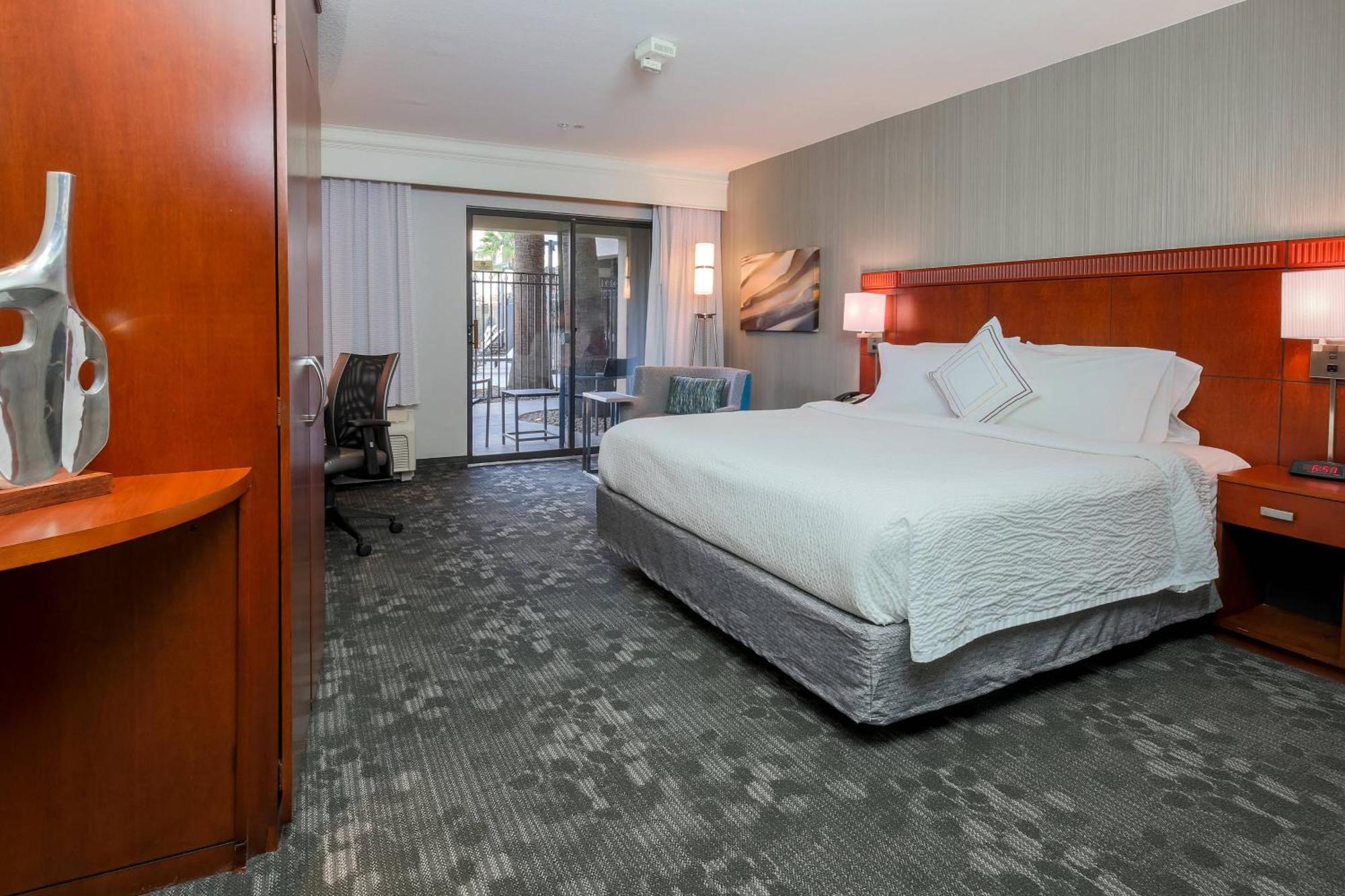 Courtyard By Marriott Las Vegas Stadium Area Екстер'єр фото