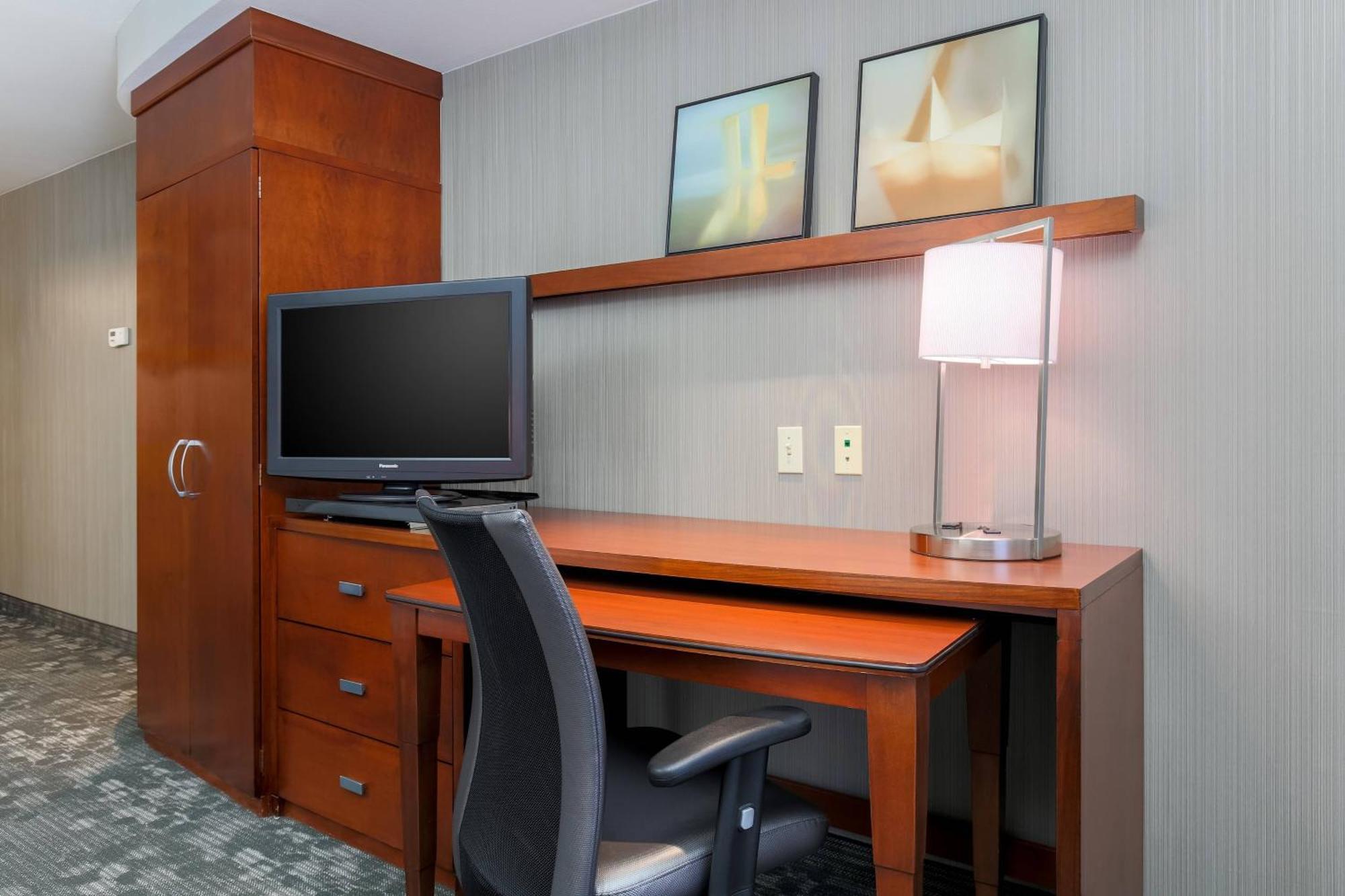 Courtyard By Marriott Las Vegas Stadium Area Екстер'єр фото