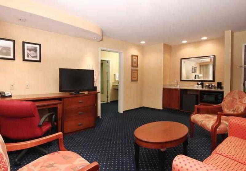 Courtyard By Marriott Las Vegas Stadium Area Екстер'єр фото