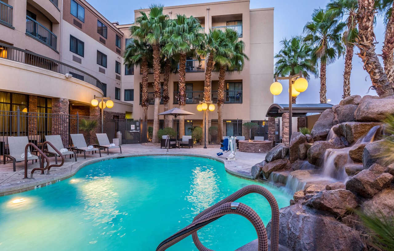 Courtyard By Marriott Las Vegas Stadium Area Екстер'єр фото